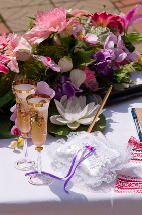 flowers and champagne glasses